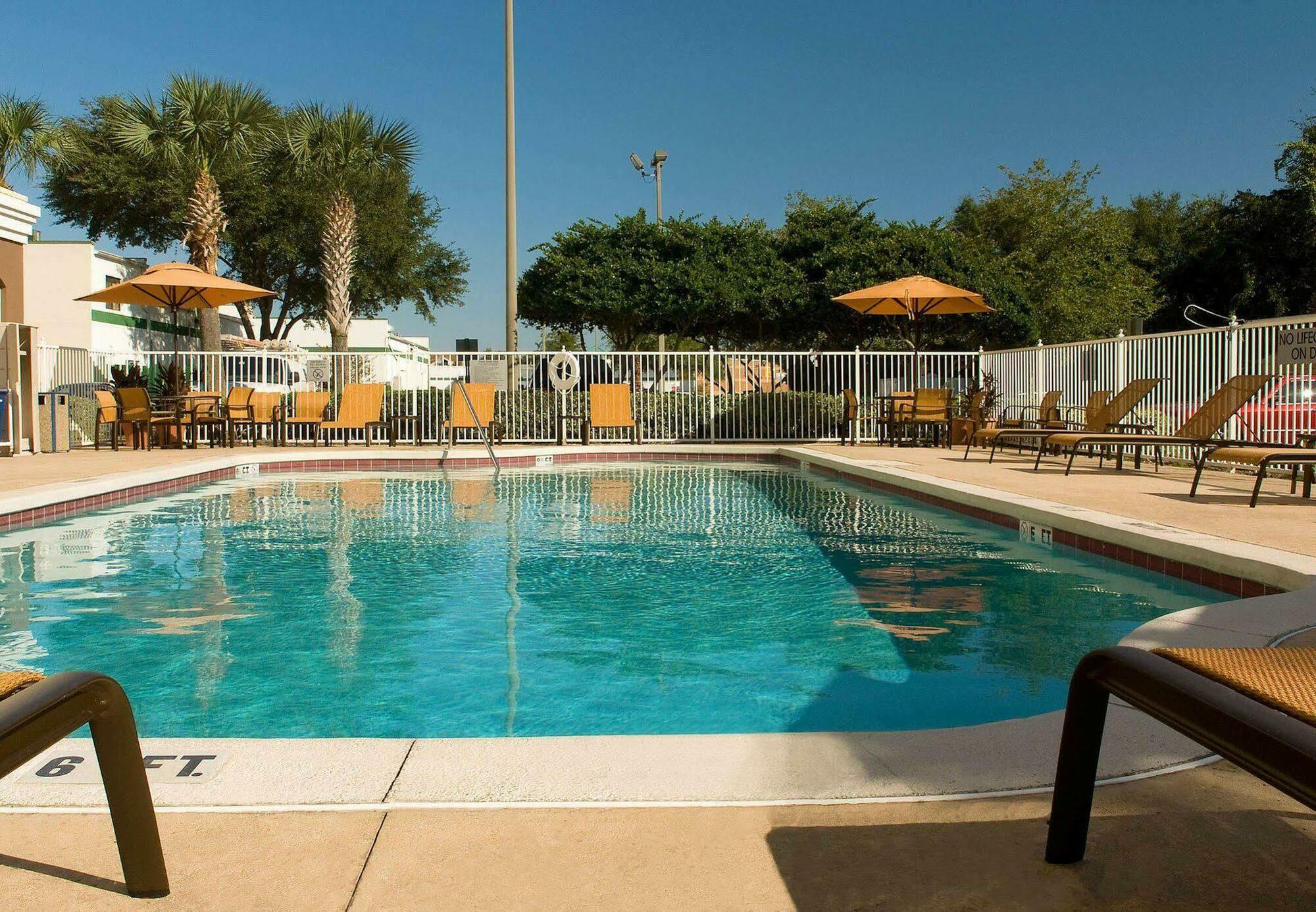 Fairfield Inn & Suites By Marriott Orlando Lake Buena Vista Instalações foto